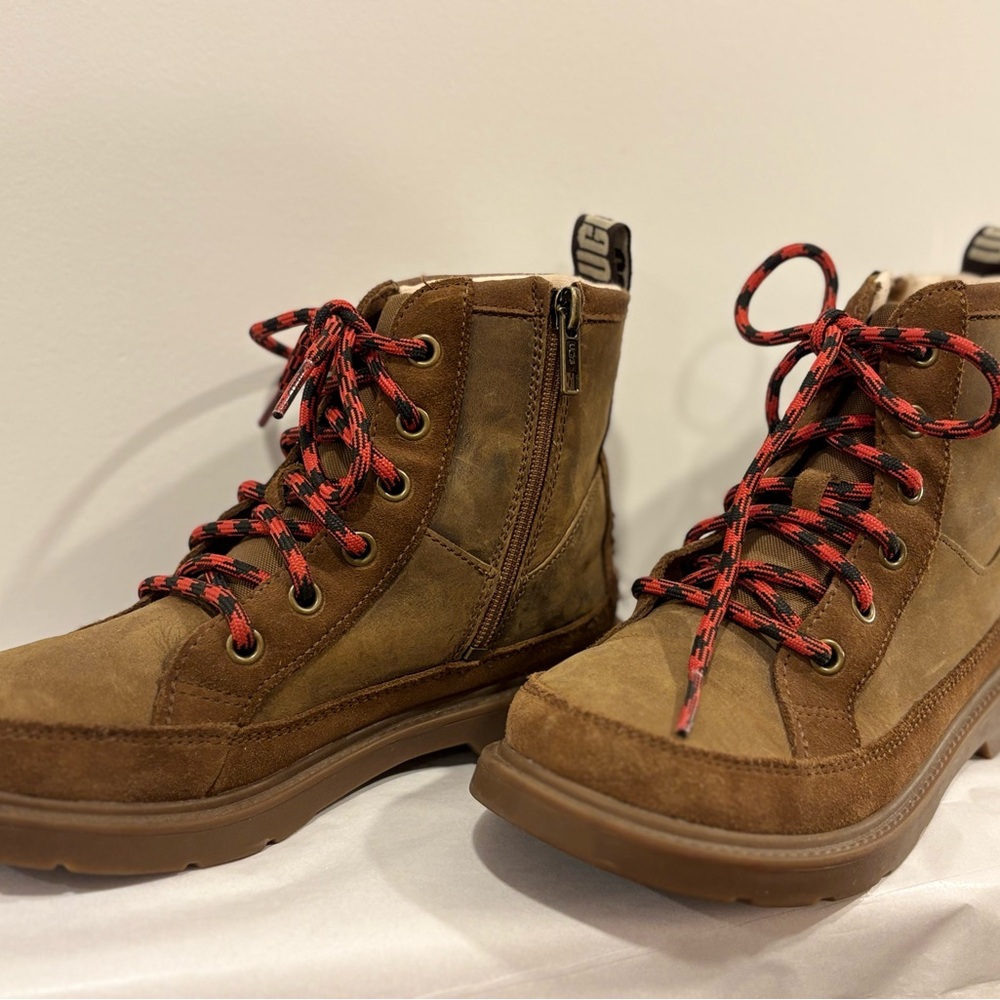 UGG ROBLEY WATERPROOF BOOT - Picture 2 of 5